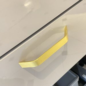 Manija aluminio dorada 128mm QHD025