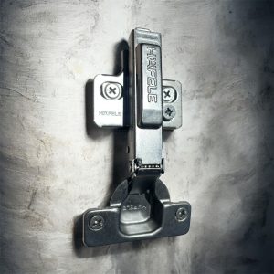 Bisagra parche Titanio 110° C/L base en cruz HAFELE