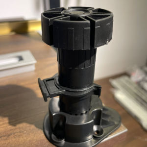 Pata regulable H: 100-120 pvc 50 kg + Clic YATO